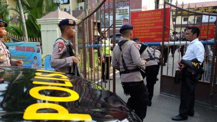 detik-detik-mapolresta-medan-diguncang-bom-bunuh-diri-lihat-video-kepanikan-yang-terjadi.jpg