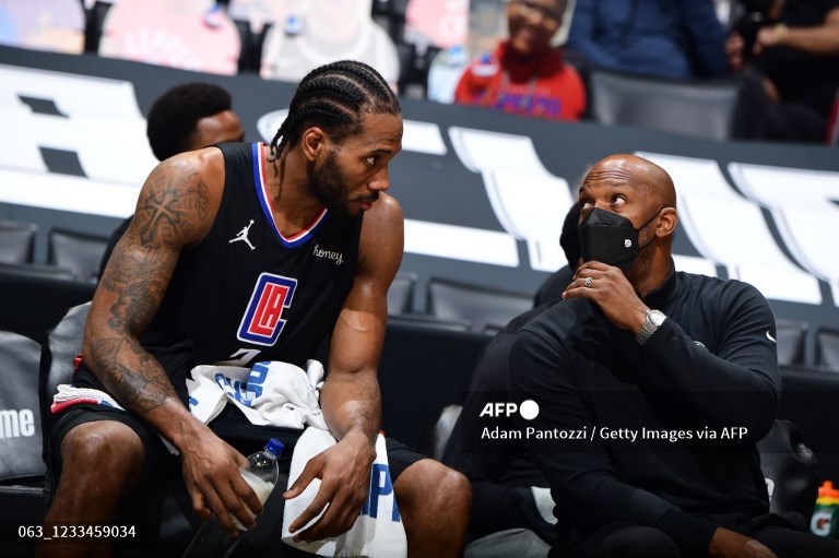 di-tengah-jadwal-final-nba-2021-suns-vs-bucks-masa-depan-kawhi-leonard-los-angeles-clippers.jpg