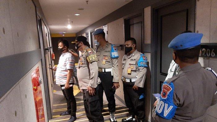 diduga-oknum-polwan-selingkuh-dengan-polisi-digerebek-suami-bersama-rombongan-polisi-di-kamar-hotel.jpg