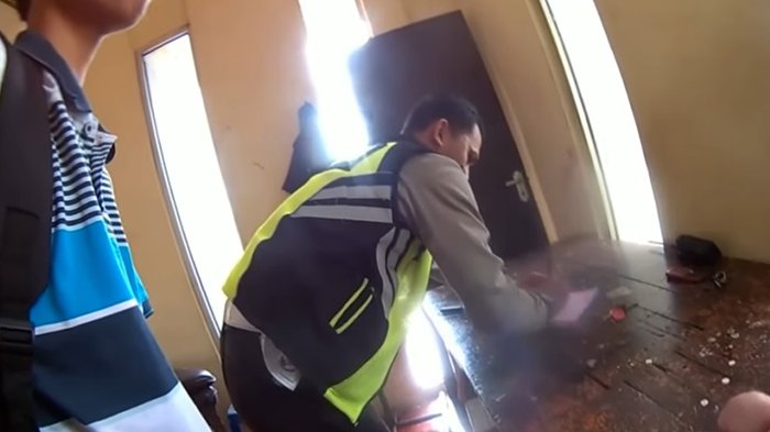 Diduga Tilang Ilegal, Polisi Ini Tega Minta Uang Mahasiswa yang Baru Tebus Obat Ibunya yang Sakit!