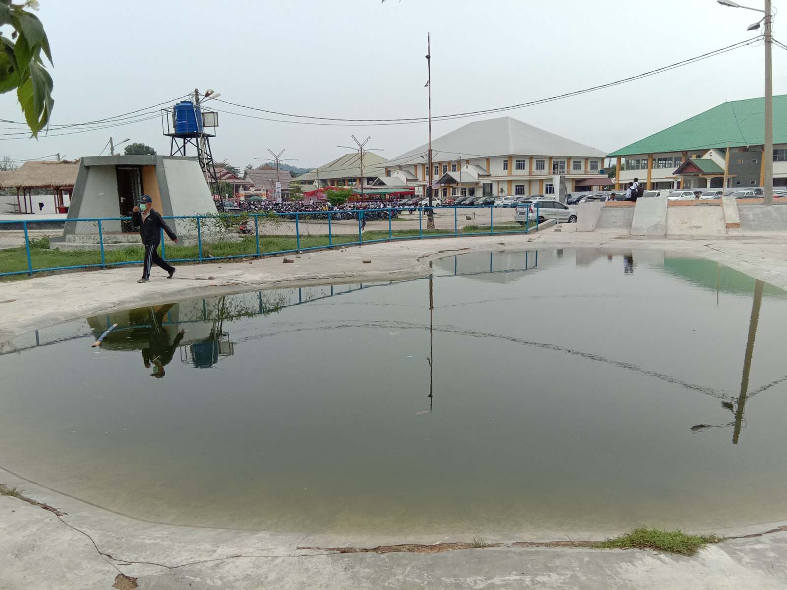 Digenangi Air Lapangan Skate Park PKOR Way Halim Kini Mirip Embung