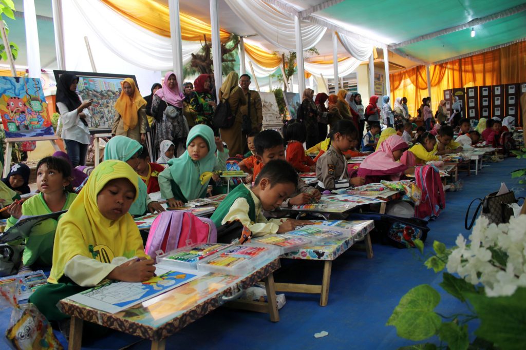 Peringati Hari Kunjung Perpustakaan 2019, Pemkot Suguhkan 35 Lapak Baca