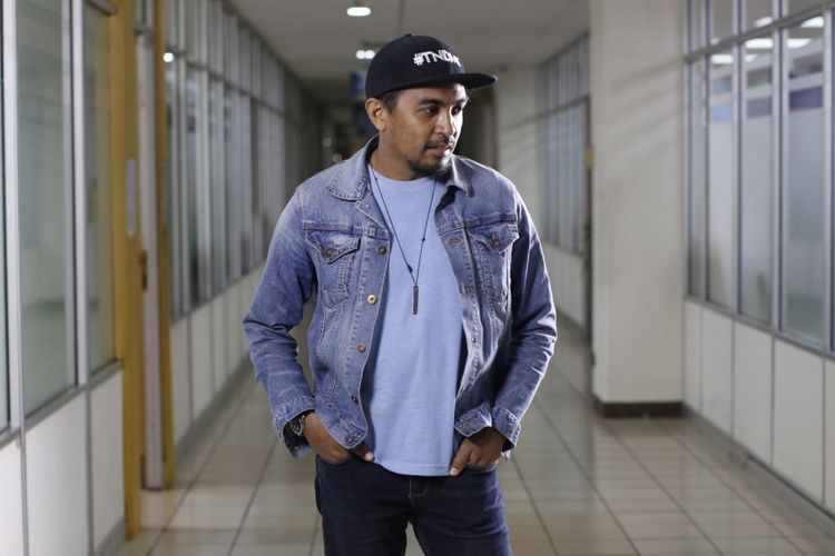 download-lagu-mp3-glenn-fredly-januari-dilengkapi-video-youtube-januari.jpg