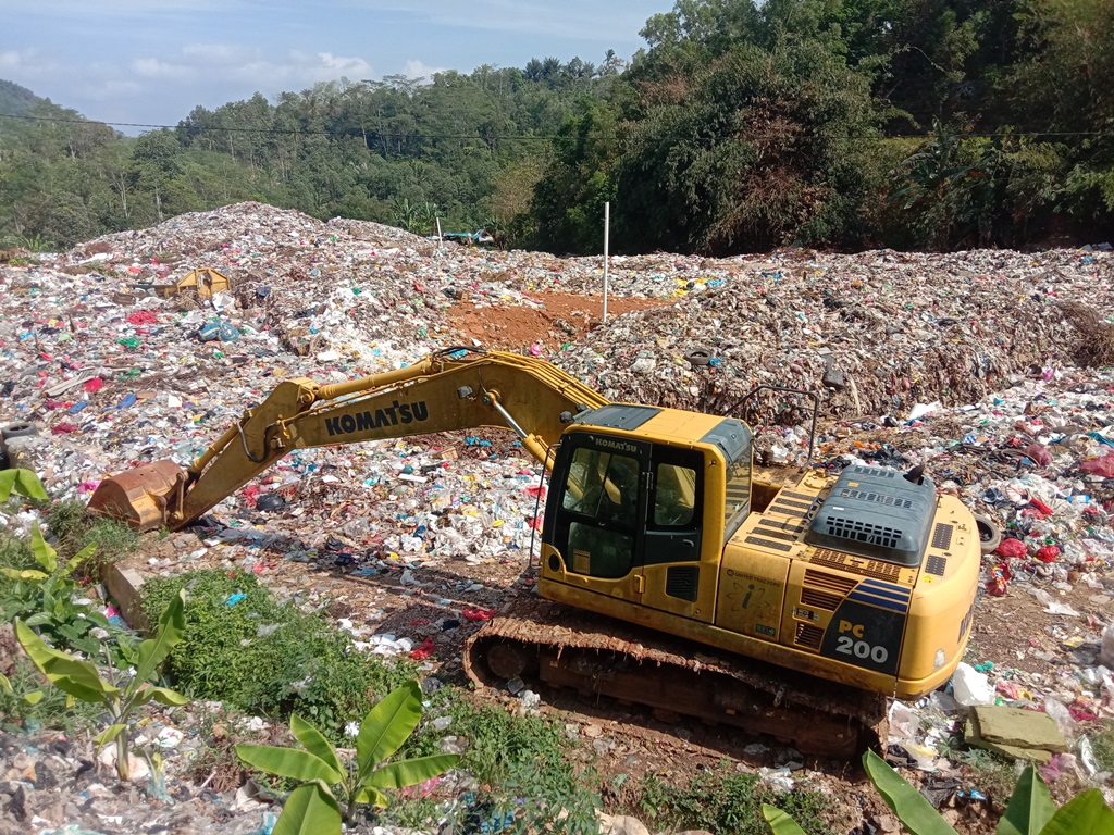 Ekskavator Sampah di Pringsewu Lampung Rusak, Najaruddin Sarankan Beli Baru
