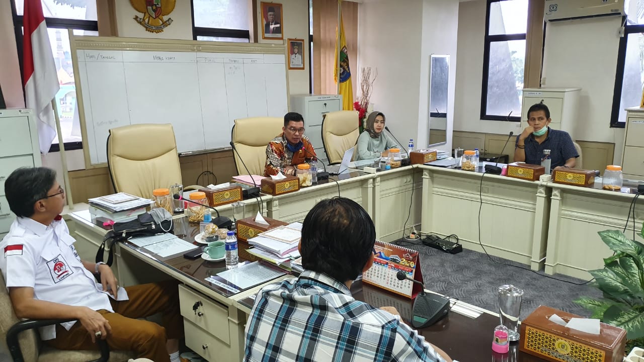 dprd-rapat-dengan-bravo-lima.jpg