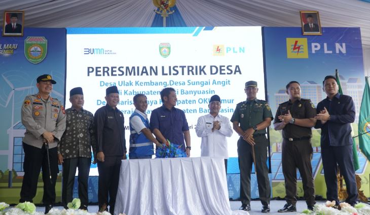 Dua Ribu Warga di Empat Desa Sumsel Kini Bisa Nikmati Terang 24 Jam Berkat Listrik Murah PLN