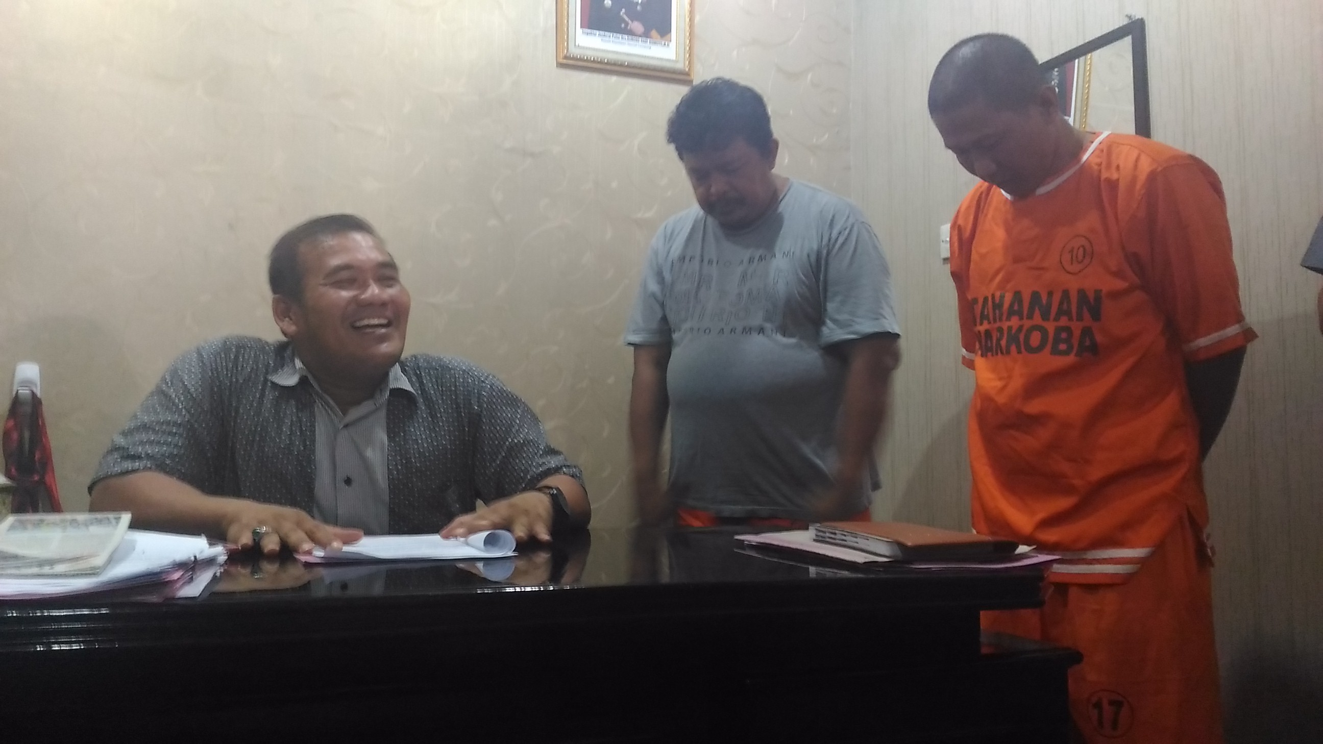 dua-tersangka-sabu_20171029_203125.jpg