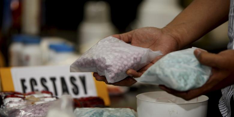 Ratusan Pil Ekstasi Merek Hello Kitty Diamankan di Pinggir Jalan saat Dibawa Seorang Kurir