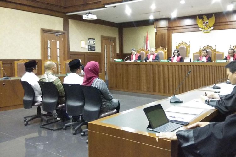 Empat Mantan Anggota DPRD Lampung Tengah Divonis 4 Tahun Penjara, Hak Politik Juga Dicabut