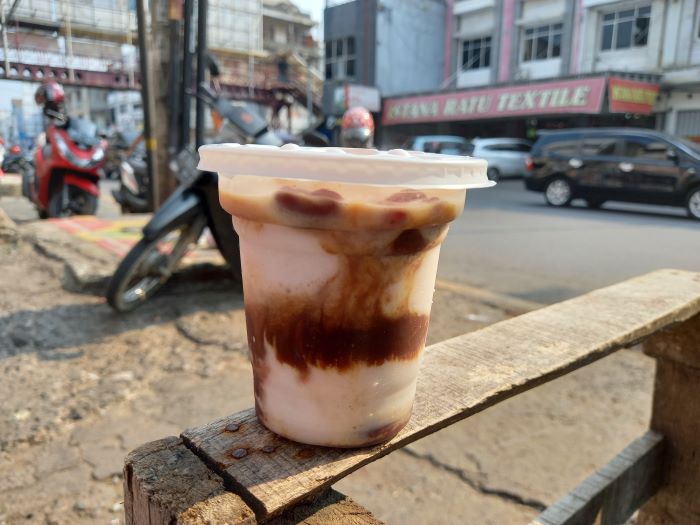 Kuliner Lampung, Nikmatnya Es Kacang Merah Pak Yuan di Bandar Lampung