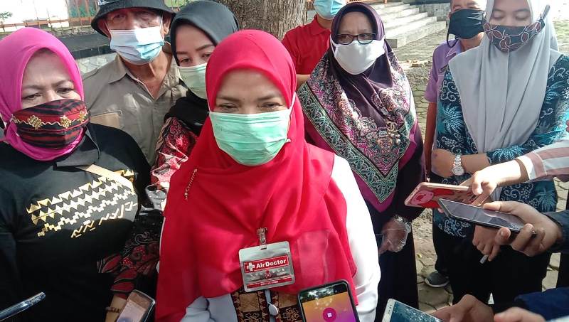 eva-dwiana-seusai-pelaksanaan-pencoblosan-di-tps-06-palapa.jpg