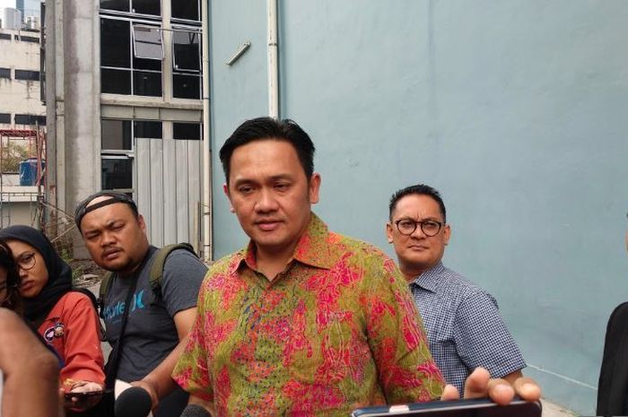 Kerap Senggol Keluarga Faisal, Aib Farhat Abbas Soal Wanita dan Anak Dikuliti