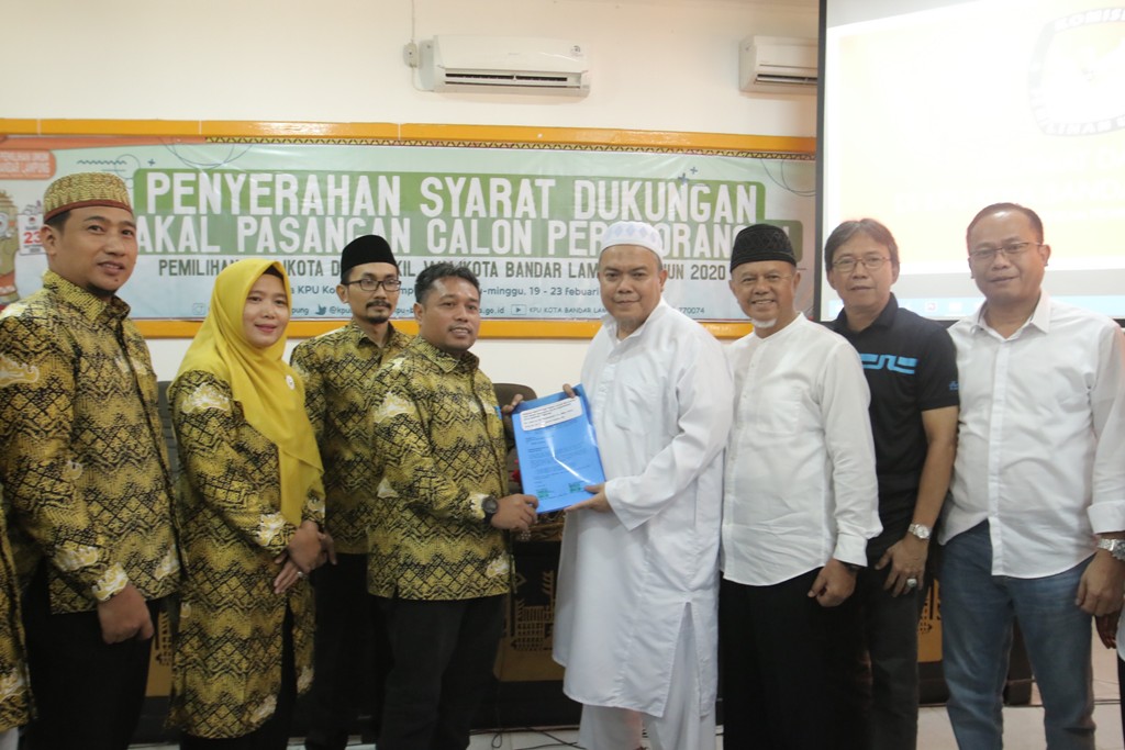 Firmansyah-Bustomi Serahkan 55.555 Berkas Dukungan ke KPU