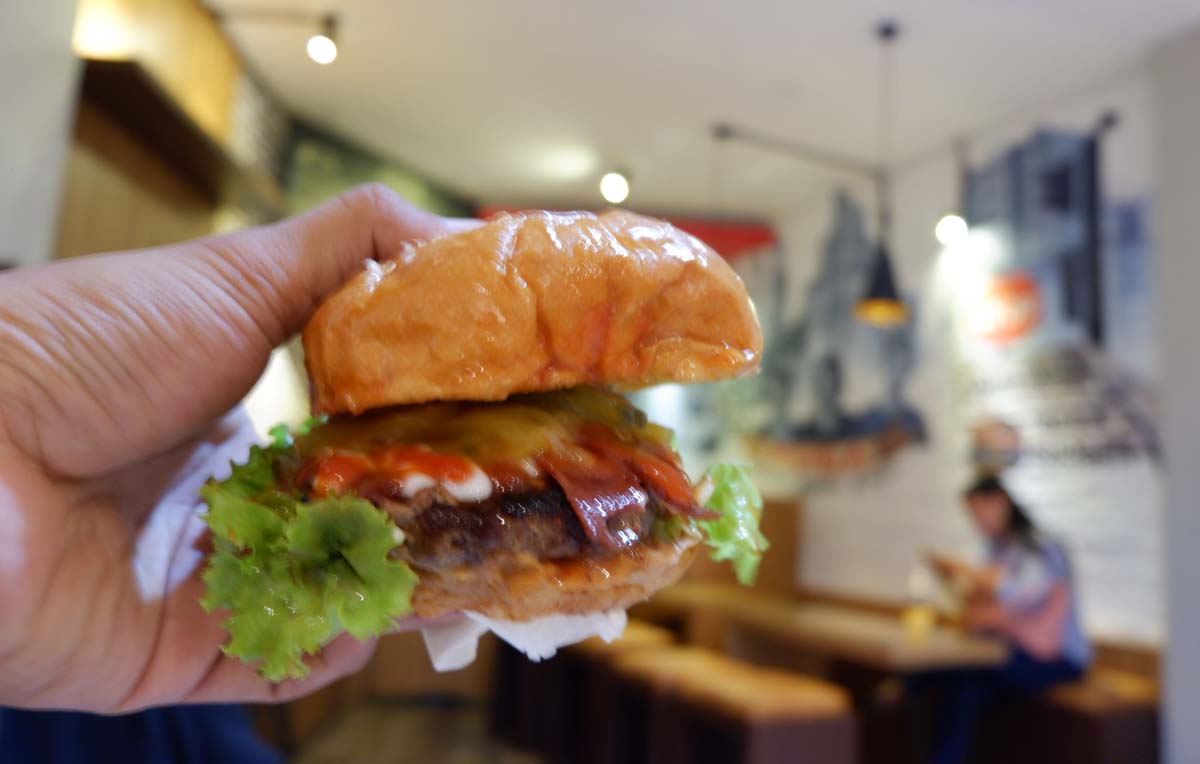 Foga Burger Jagonya Burger Khas Amerika, Ada 7 Varian yang Bisa Dipilih