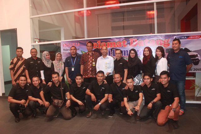 foto-bareng-isuzu-dan-tribun_20150619_224130.jpg