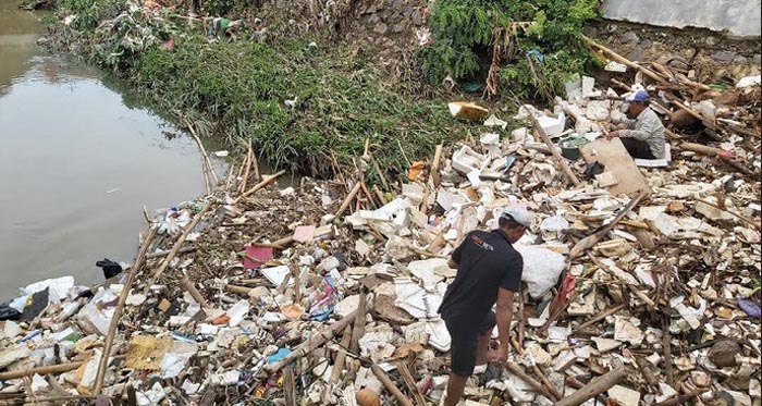 DLH Bandar Lampung Siagakan Petugas UPT Tangani Sampah di Tiap Kecamatan
