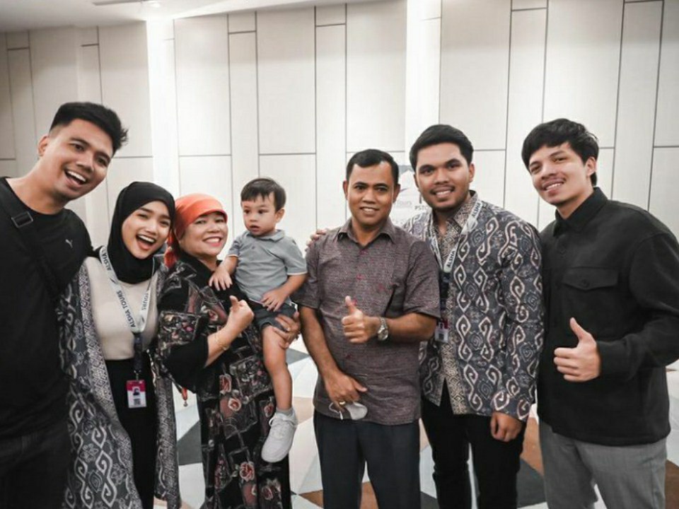 Fuji dan Thariq Halilintar Umrah Bareng, Atta Halilintar Beri Pesan Menohok