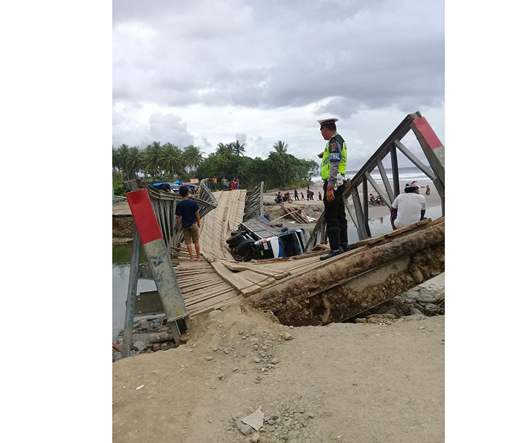 Kadishub Pesisir Barat Ungkap Alasan Fuso Perusak Jembatan Bailey Belum Dipindahkan