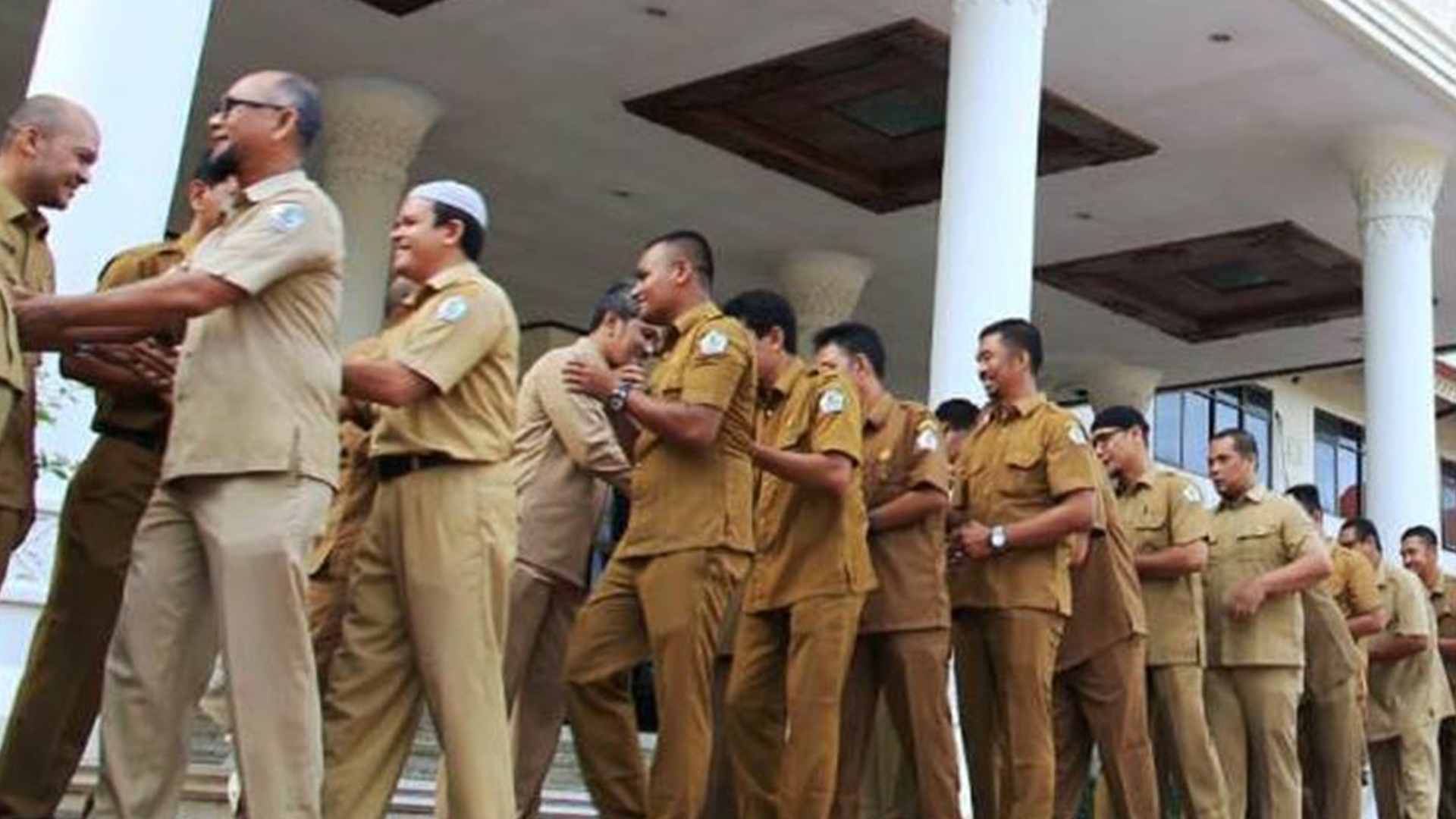 gaji-pns-dan-tunjangan-bakal-naik-tahun-2021-pegawai-terendah-minimal-dapat-rp-9-juta.jpg