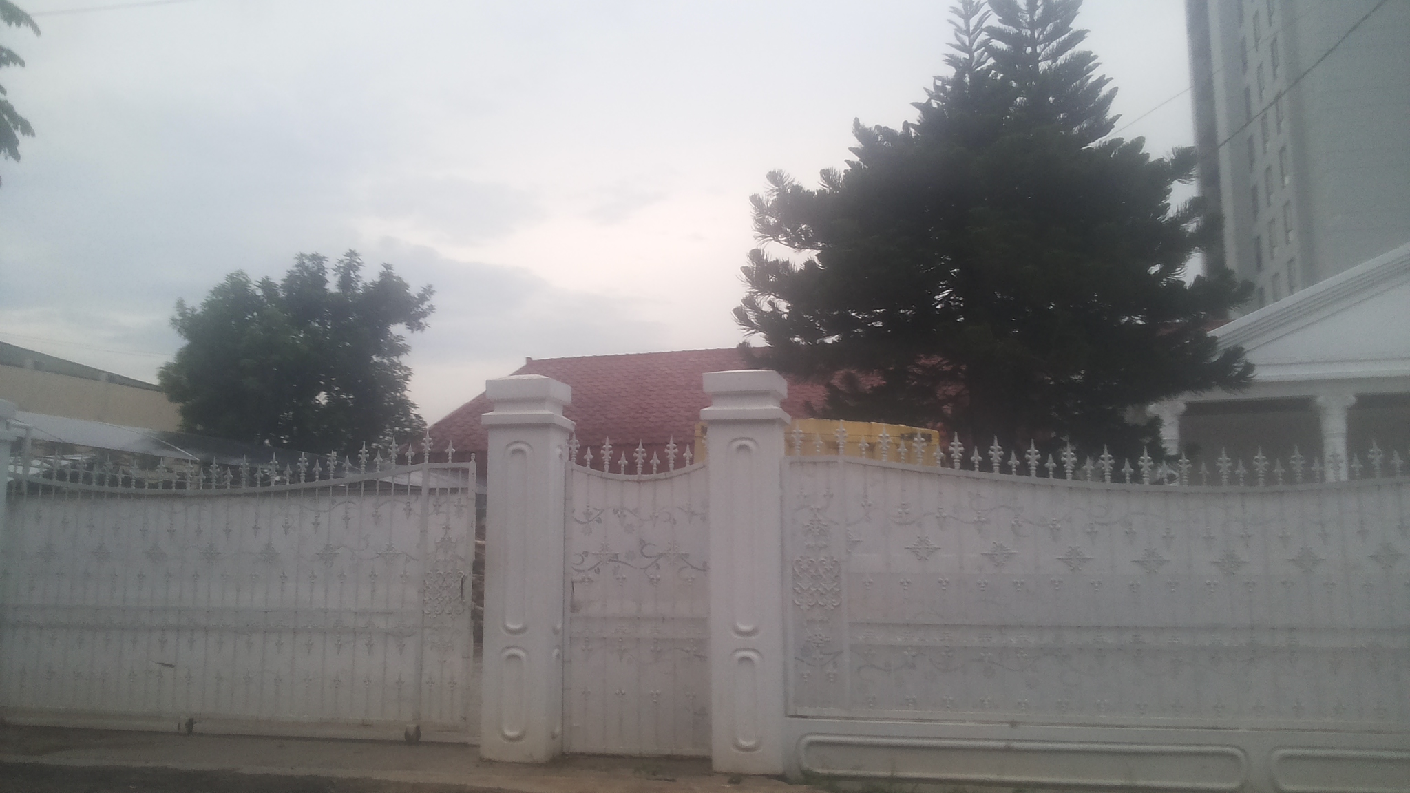 Mengintip Posko 4 Cagub-Cawagub Lampung: Gedung Putih hingga Rumah Mewah