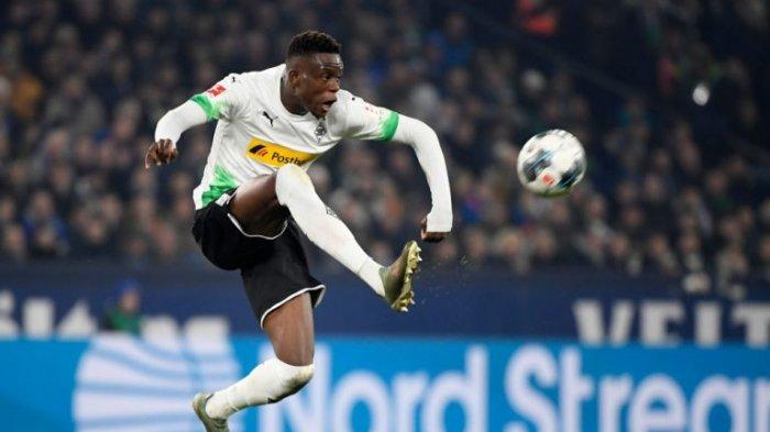 gelandang-bertahan-Borussia-Mönchengladbach-Denis-Lemi-Zakaria-Lako-Lado.jpg