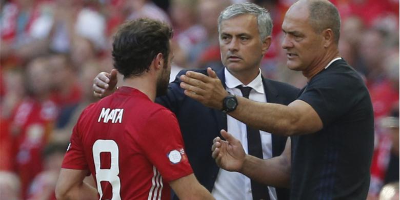 gelandang-manchester-united-juan-mata_20170114_161051.jpg