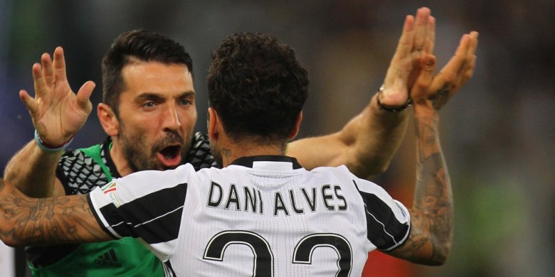 gianlugi-buffon-dan-dani-alves_20170603_220447.jpg