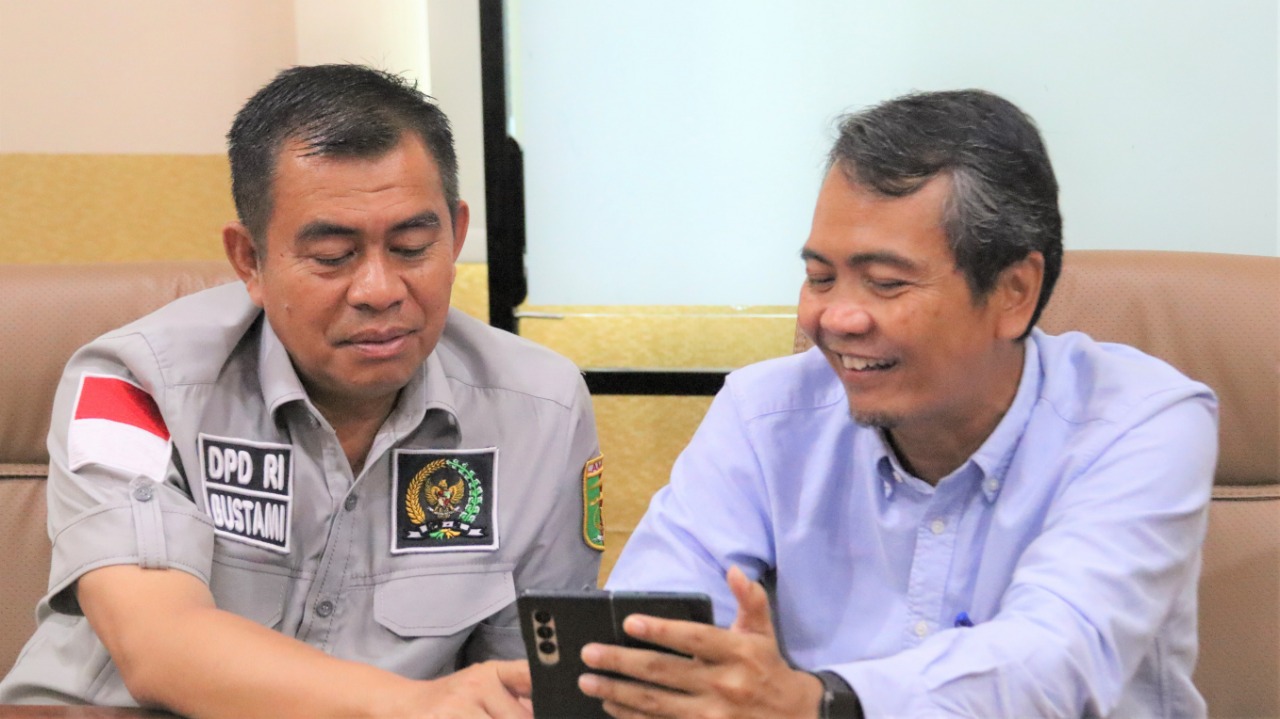 Bustami Zainudin Ajak Warga Bayar Listrik Tepat Waktu