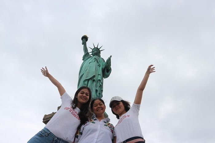 Begini Serunya Momen Gracia Indri Saat Melepas Rindu dengan Gisela Cindy di Amerika