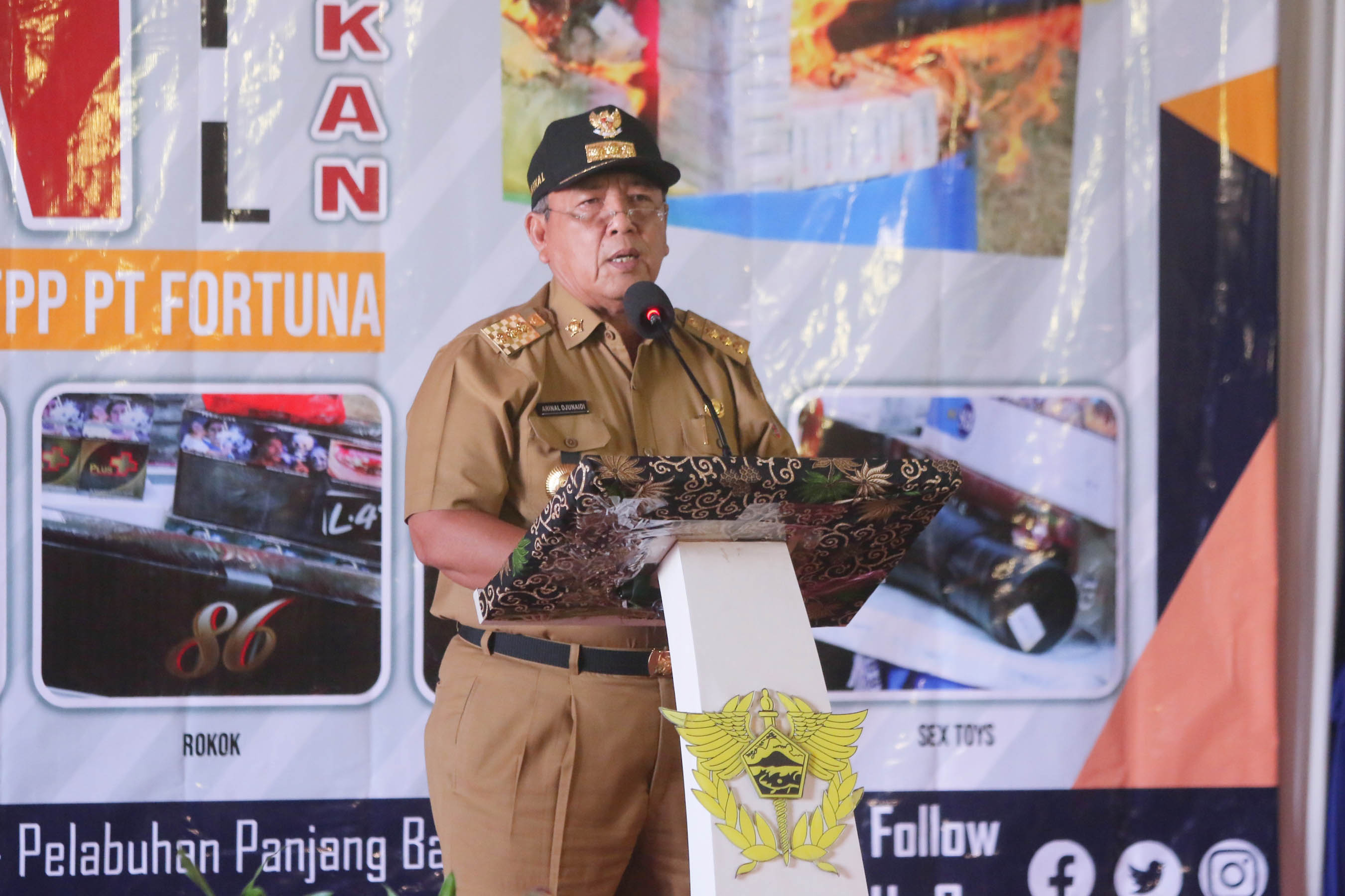 gubernur-arinal-di-pemusnahan-barang-ilegal.jpg