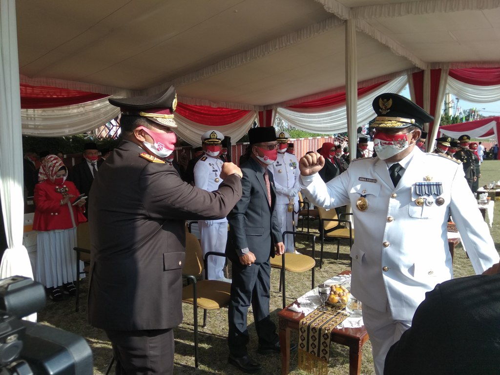 Gubernur Arinal Salam Tos dengan Kapolda dan Danrem