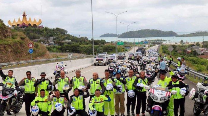 gubernur-lampung-mengendarai-moge-cek-tol-lampung-dilalui-saat-libur-natal-dan-tahun-baru.jpg