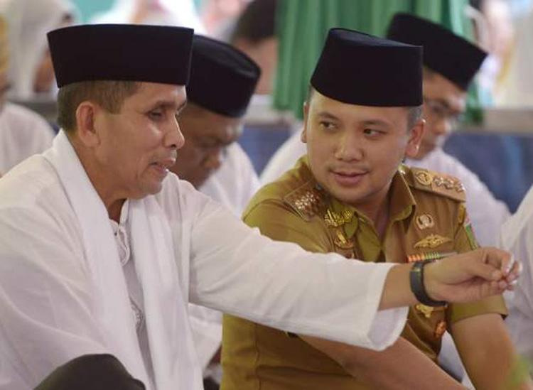 gubernur-ridho-ficardo-dan-pangdam-sriwijaya-mayjen-irwan.jpg