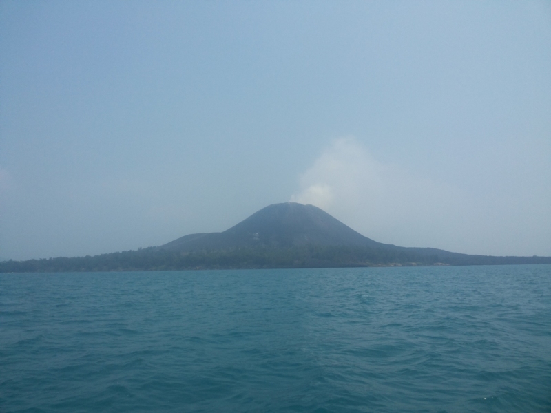 gunung-anak-krakatau_20150901_181205.jpg