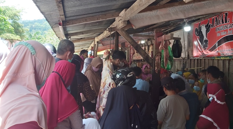 H-1 Lebaran, Harga Daging Sapi di Pasar Liwa Lampung Barat Tembus Rp 150 Ribu per Kg