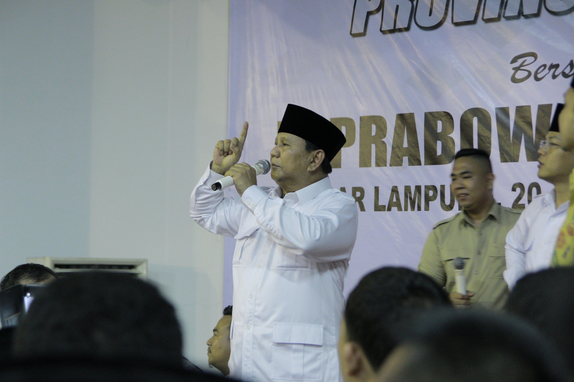 halalbihalal-prabowo-dan-kader-gerindra-lampung_20180620_232351.jpg