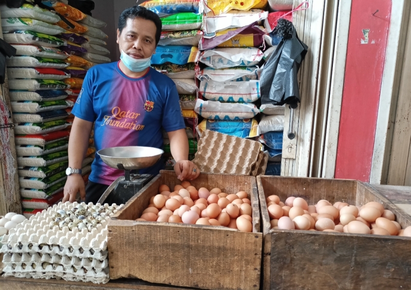 harga-telur-masih-mahal-rp-24-ribu-per-kg-pedagang-sebut-kenaikan-sejak-sepekan.jpg