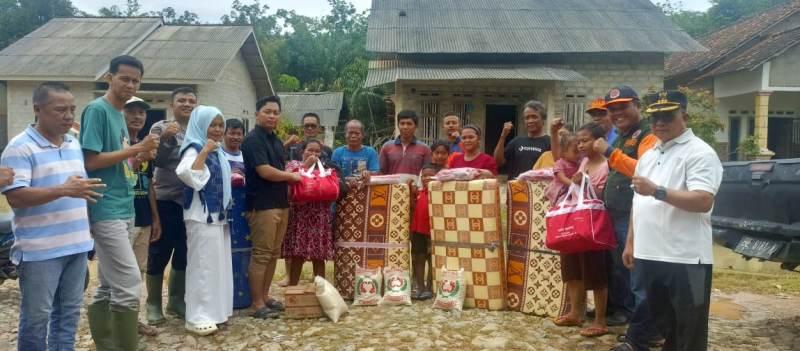 Hari Pertama Kerja, Wabup Mesuji Turun Lapangan Bantu Warga Terdampak Banjir