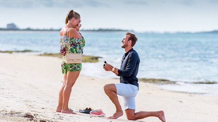 So Sweet, Ini Cara Romantis Harry Kane Melamar Sang Kekasih