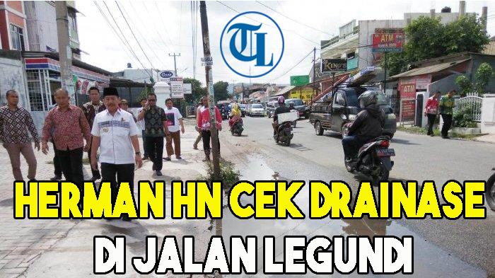 herman-hn-cek-drainase-di-jalan-legundi.jpg