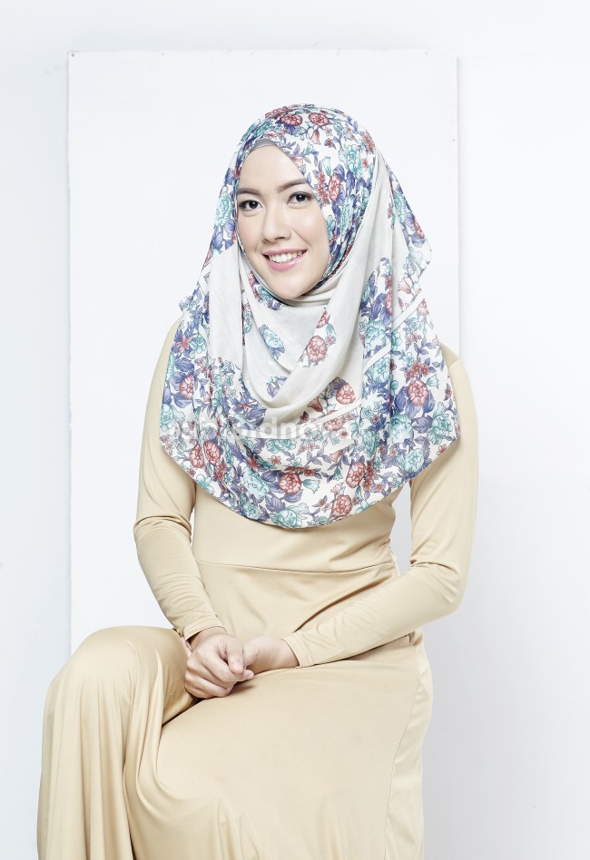 Nggak Pake Ribet, Ini Solusi Rambut Rontok Bagi Wanita Barhijab