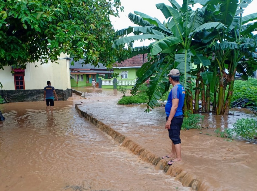 hujan-deras-reda-banjir-di-lampung-selatan-perlahan-mulai-surut.jpg