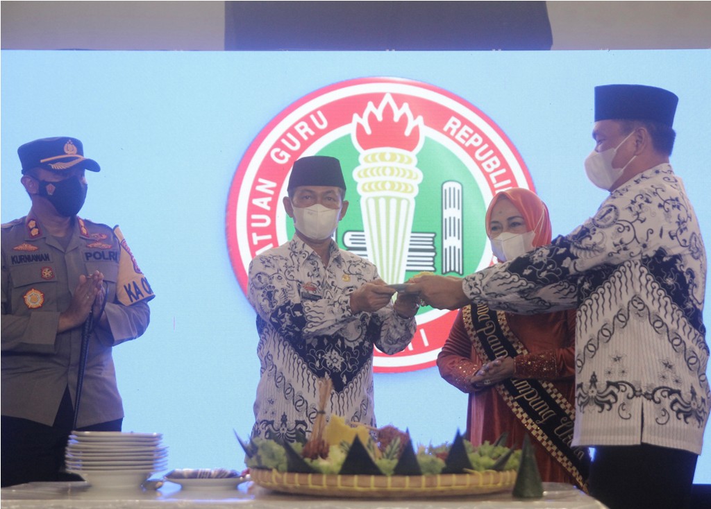 Hadiri Peringatan HUT PGRI di Lampung Utara, Budi Utomo: Guru Tentukan Kualitas SDM