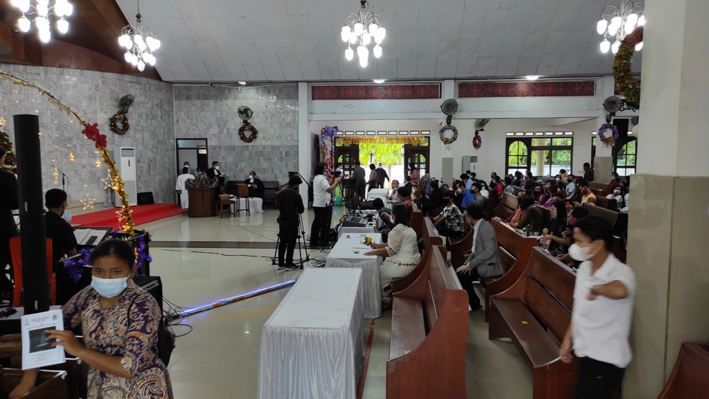 ibadah-malam-natal-di-hkbp-kedaton-bandar-lampung.jpg