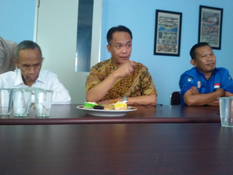 (FOTO) Rektor IBI Darmajaya Andi Desviandi Berkunjung ke Tribun Lampung