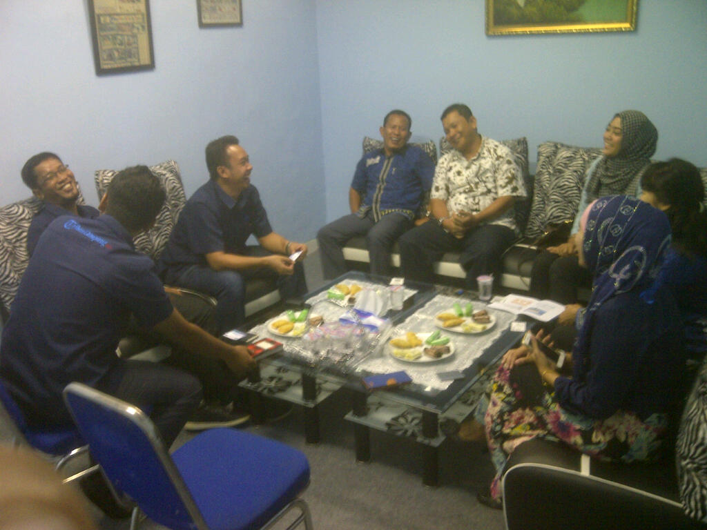 FOTO: Sampaikan Target Kampus, IBI Darmajaya Kunjungi Tribun Lampung