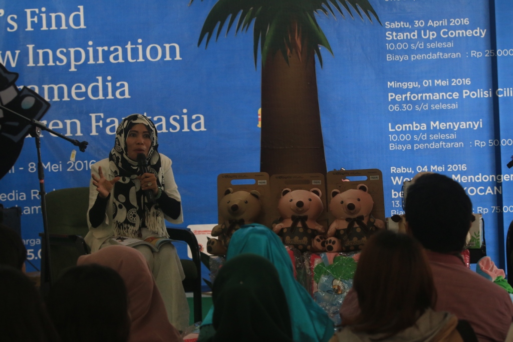 Keluarkan Imajinasi Anak, Ini Tips Mendongeng yang Baik