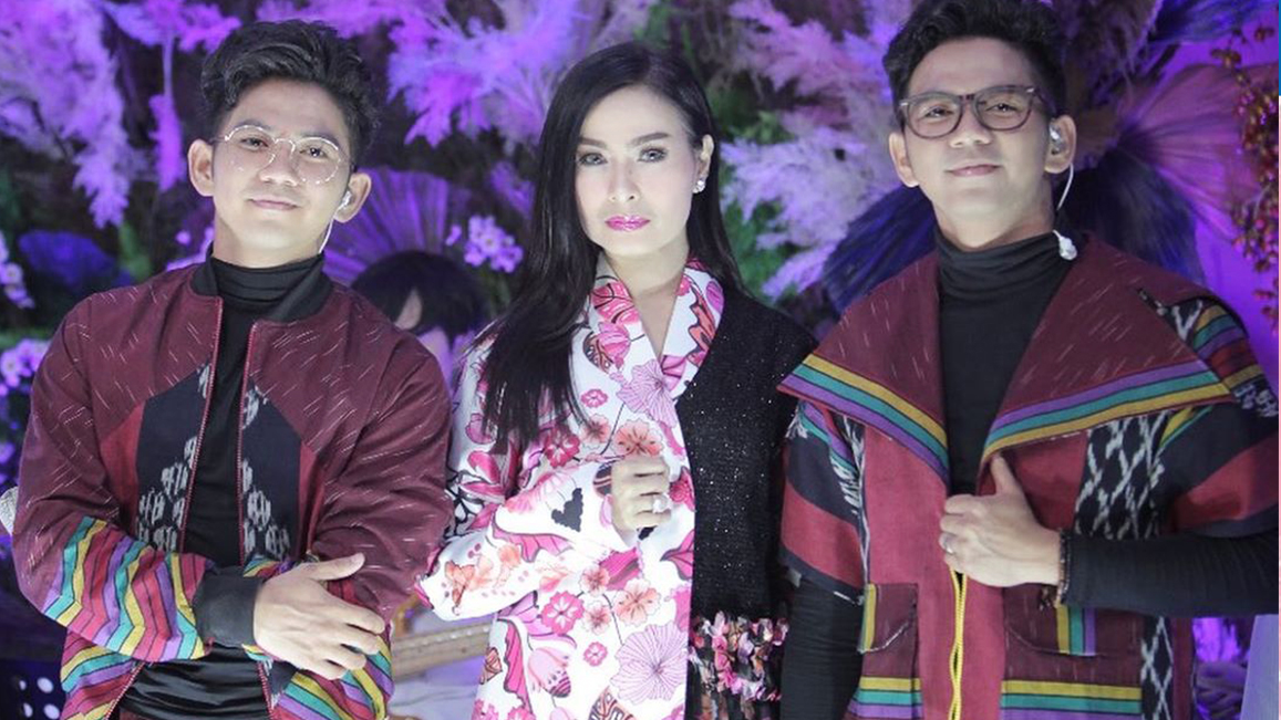 Artis Rizki DAcademy Curhat sampai Nangis, Iis Dahlia Beri Nasihat