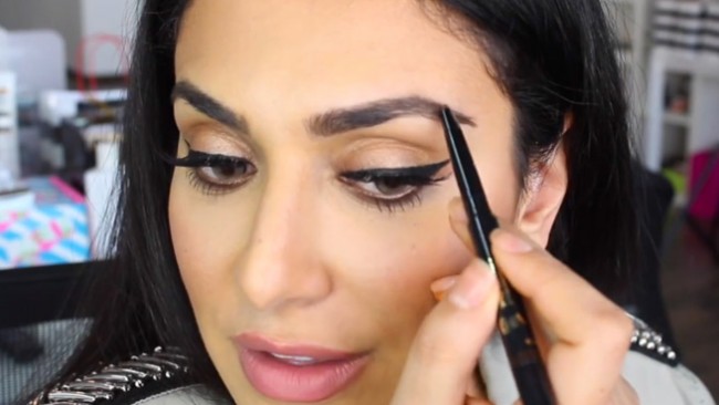 Tiga Kesalahan Fatal Berulang Saat Mengaplikasikan Alis dengan Pensil