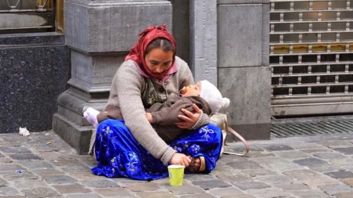ilustrasi-bayi-ikut-ngemis_20160326_090328.jpg